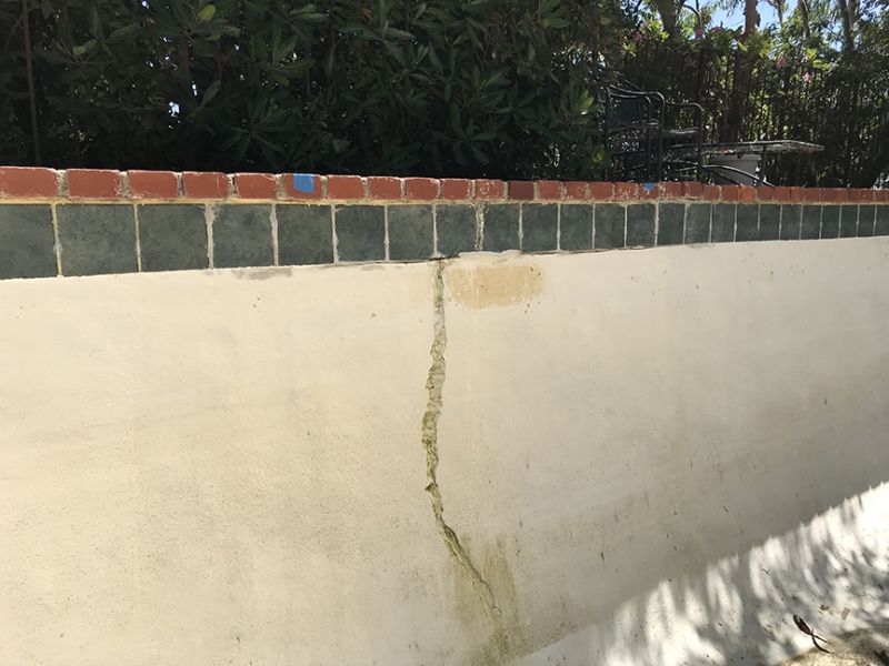 Fixing Structural Cracks On A Fiberglass Swimming Pool The Concrete