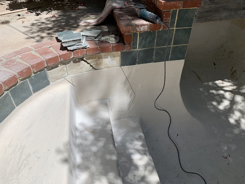 Fixing Structural Cracks On A Fiberglass Swimming Pool The Concrete